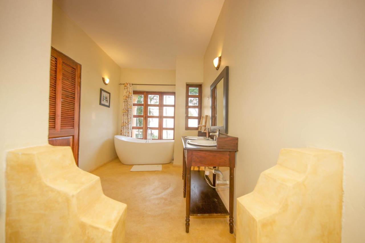 Brovad Sands Lodge Kalangala Exteriér fotografie
