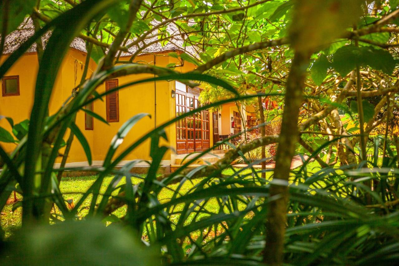 Brovad Sands Lodge Kalangala Exteriér fotografie