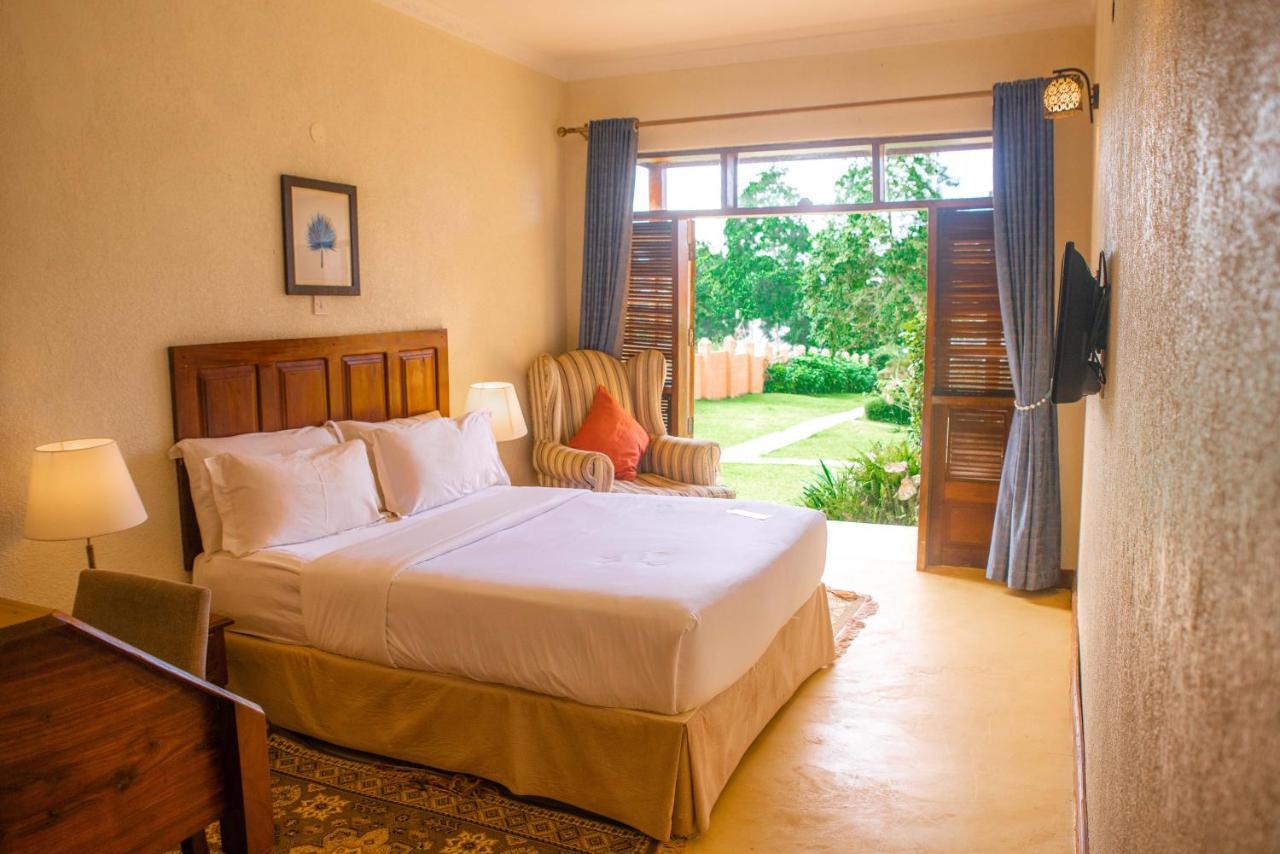 Brovad Sands Lodge Kalangala Exteriér fotografie